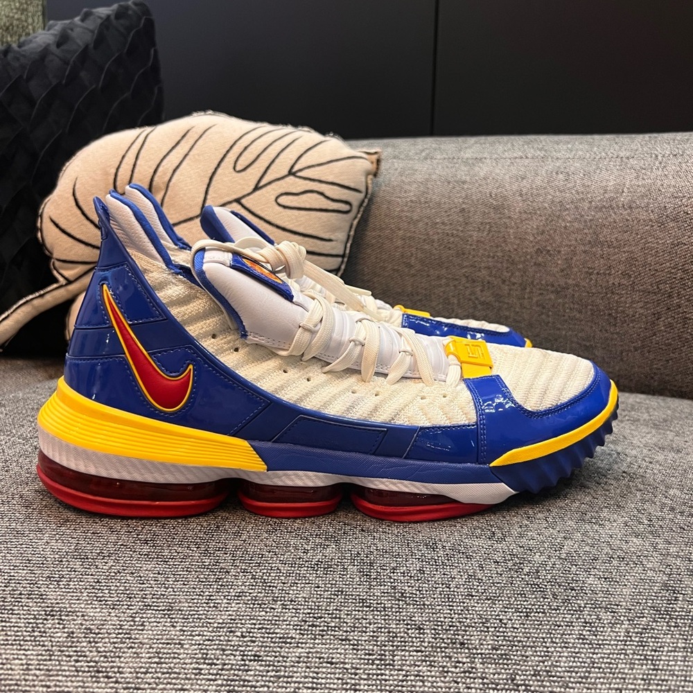Nike LeBron 16 XVI, size 14, Superman
